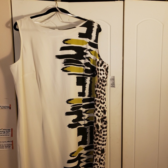 Dress - Picture 2 of 3